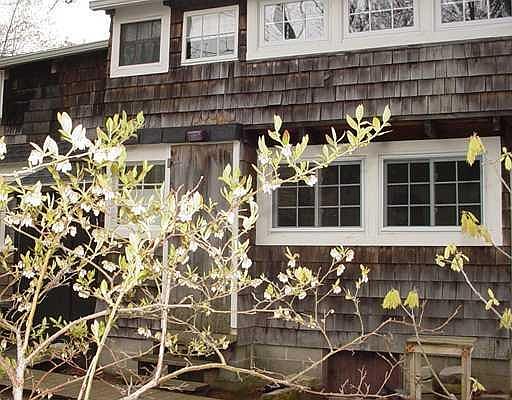 5th image of 18 Tioga Avenue