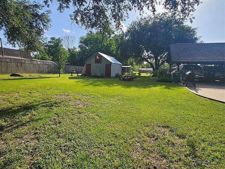 2612 Primrose Dr — Photo 14