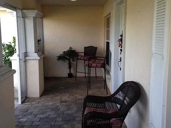 4th image of 912 NE 5th Pl