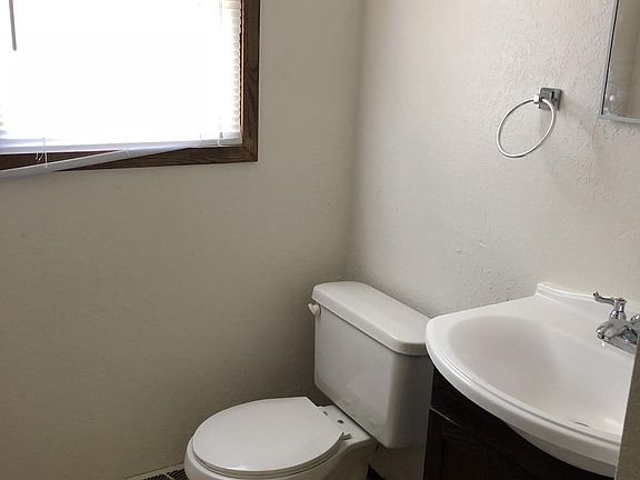 1/2 Bathroom