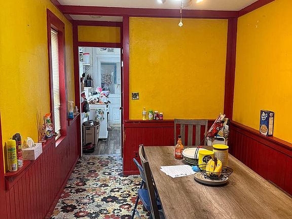 4th image of 339 Hollenbach St