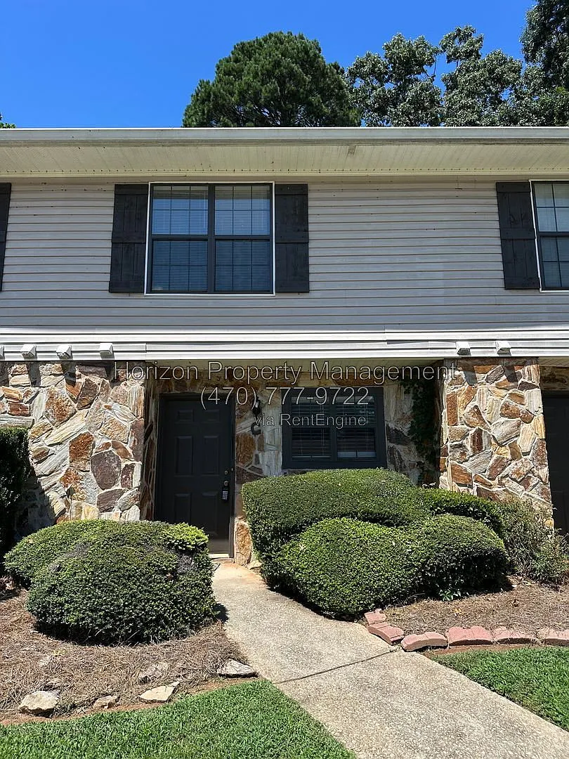 2 bed, 2.5 bath, 1288 sqft, $1,600 — Photo 1