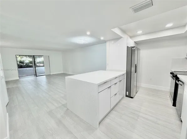 8632 NW 34th Pl APT C101, Fort Lauderdale, FL 33351