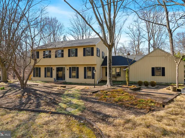 215 Saddle Dr, Furlong, PA 18925