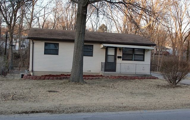 2nd image of 1555 Ville Rosa Ln