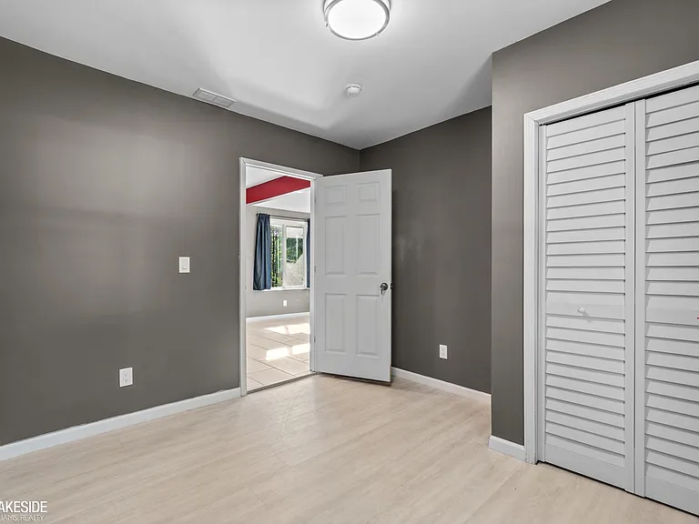 8281 Meadow Ave — Photo 12