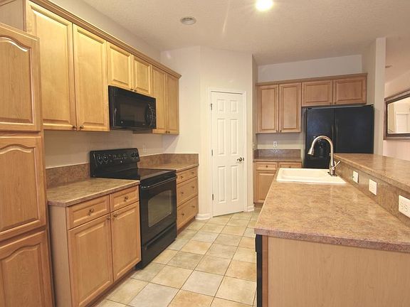 additional view of kitchen