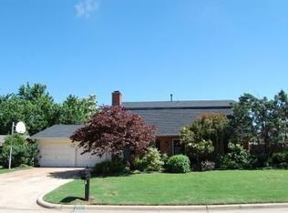 2001 Crestmont St, Norman, OK 73069