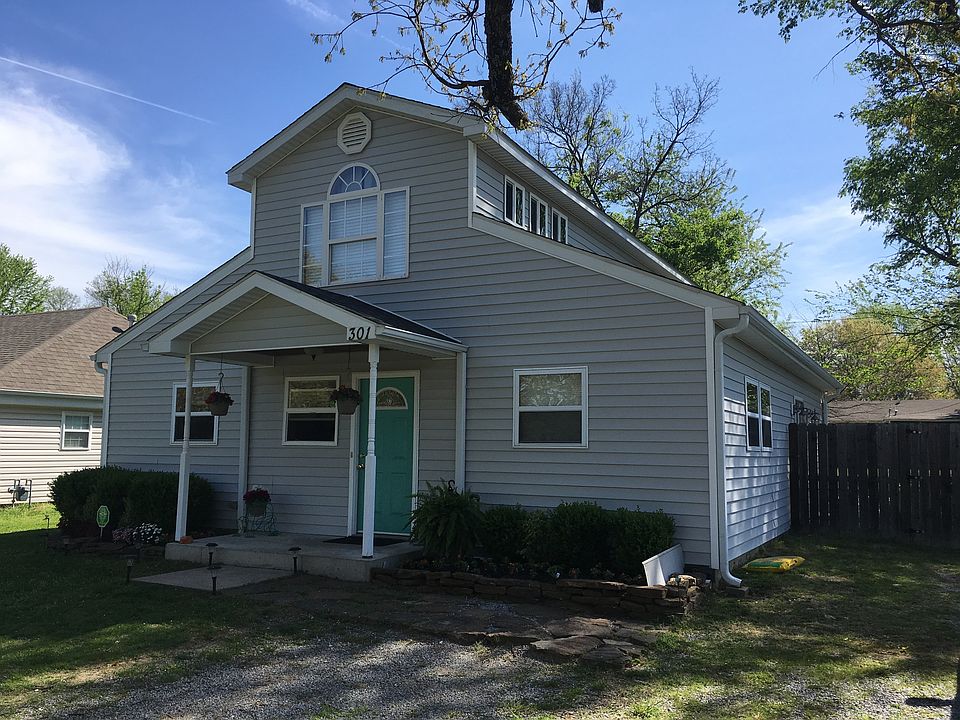 1st image of 301 S Carl St