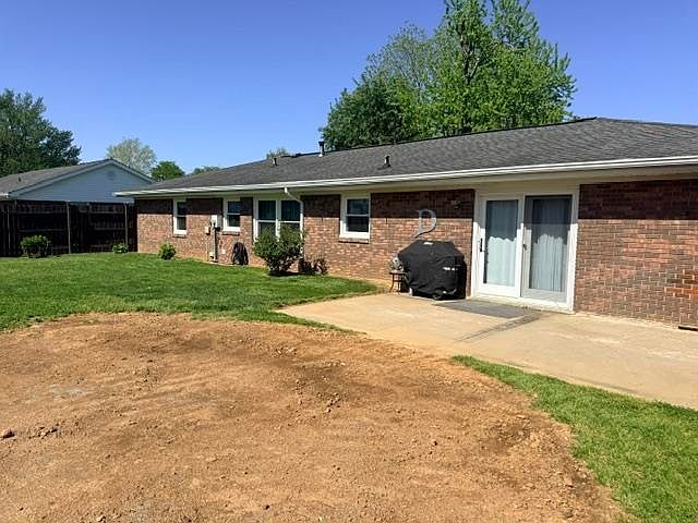 2nd image of 1780 Meadow Ln