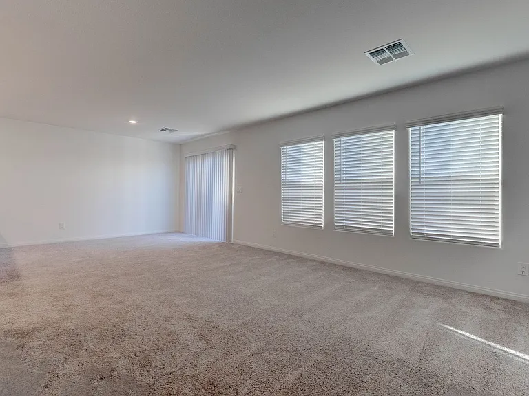 9256 Innot Ave — Photo 4
