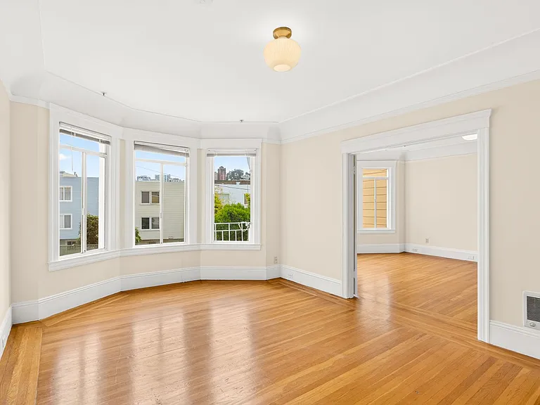 1545 Lombard St — Photo 4