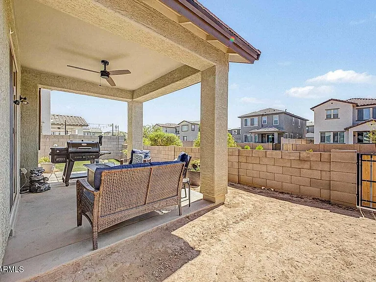 1033 S 150th Dr — Photo 23