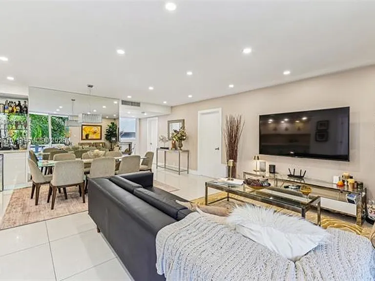 121 Crandon Blvd #251 — Photo 8