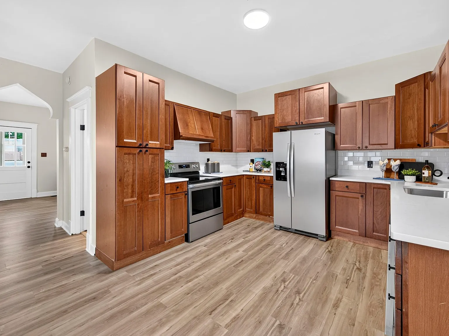 3 bed, 1259 sqft, $2,379 — Photo 3
