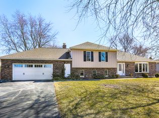 10439 S Helene Ave, Naperville, IL 60564