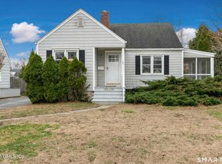 20 Benson Pl, Fairfield, CT 06824