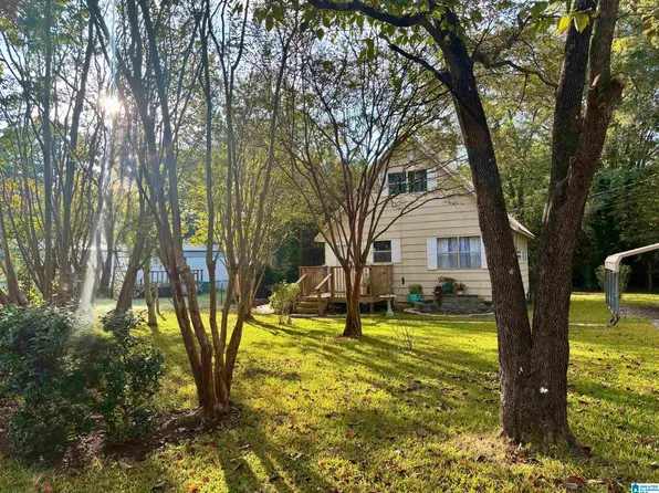 400 Broadleaf Dr, Talladega, AL 35160