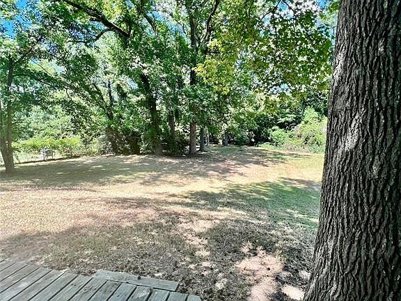 3rd image of 219 Cordell Dr