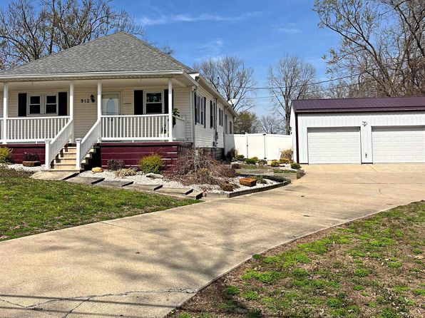 912 Maxwell Ave, Washington, IN 47501
