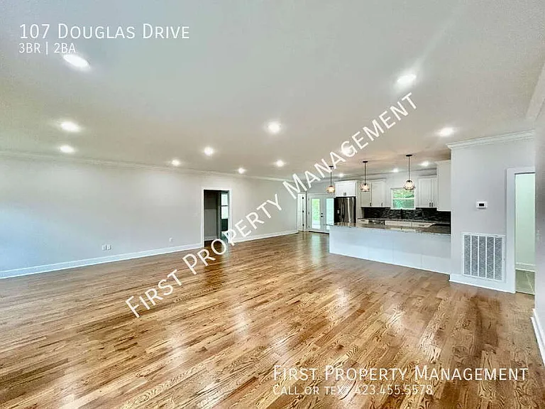 107 Douglas Dr — Photo 15