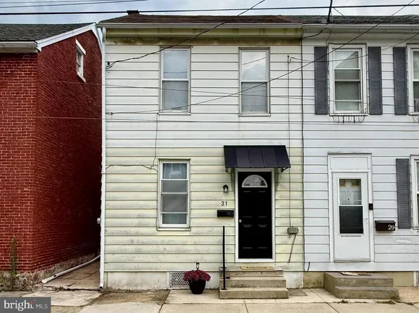 31 W Washington St, Fleetwood, PA 19522