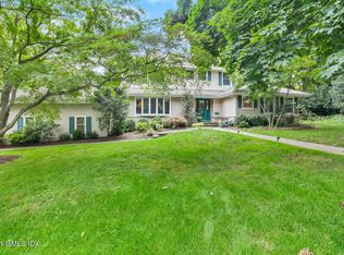 12 Perna Ln, Riverside, CT 06878