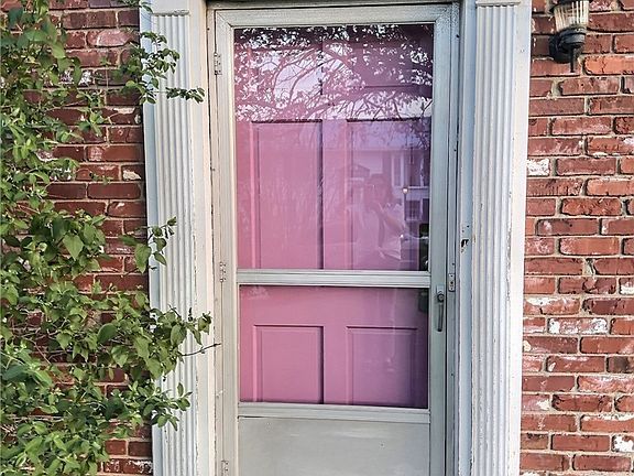 5th image of 104 Dodd St