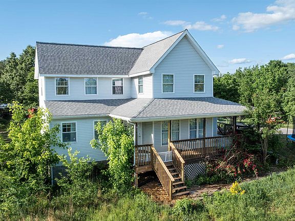 3rd image of 437 Victor Darnell Rd