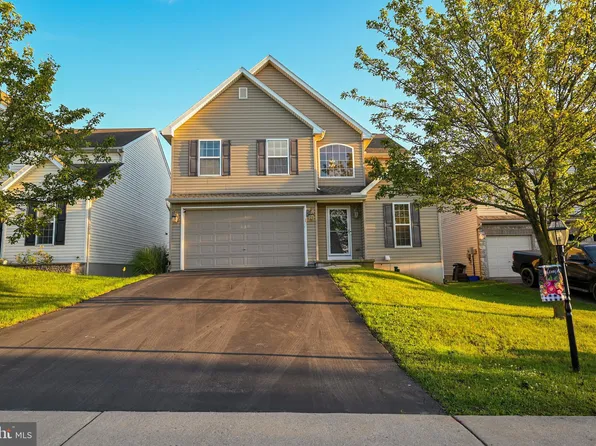 540 Thomas Armor Dr, Windsor, PA 17366