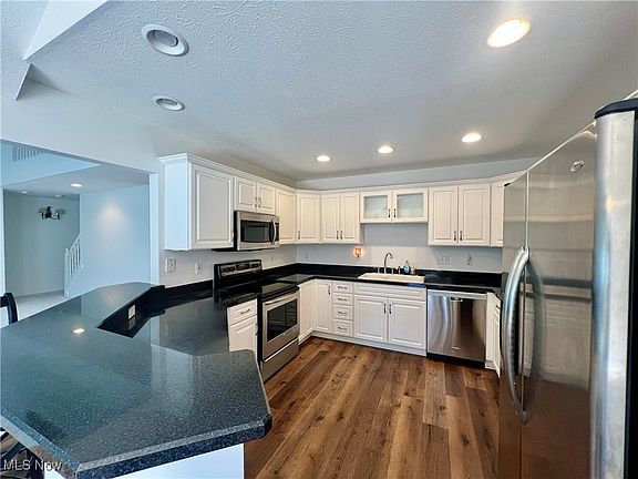 3rd image of 6629 Nantucket Ln