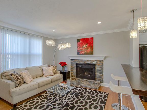 4th image of 411 Bluegrass Ct