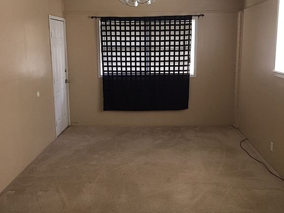 4th image of 1804 Oakwood Cir