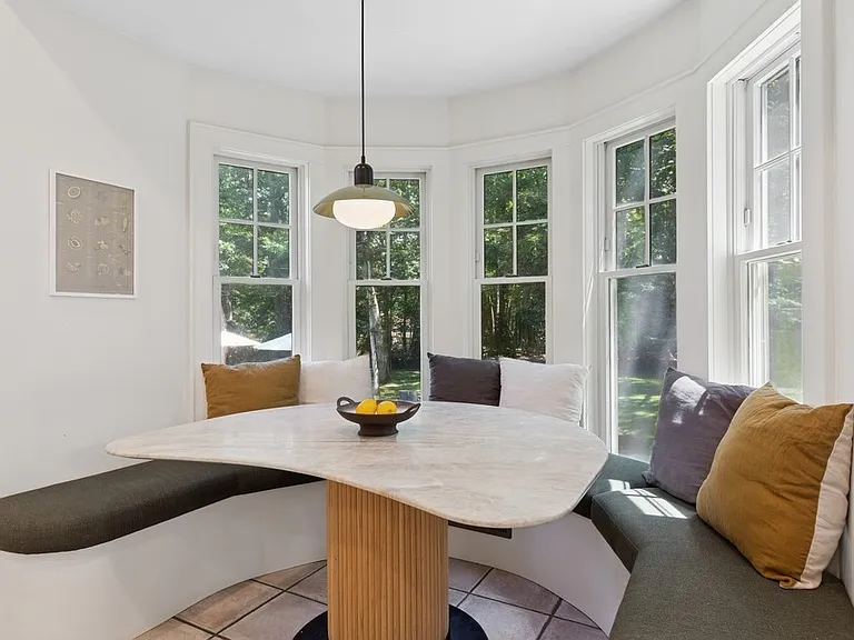 4 Great Circle Rd — Photo 8