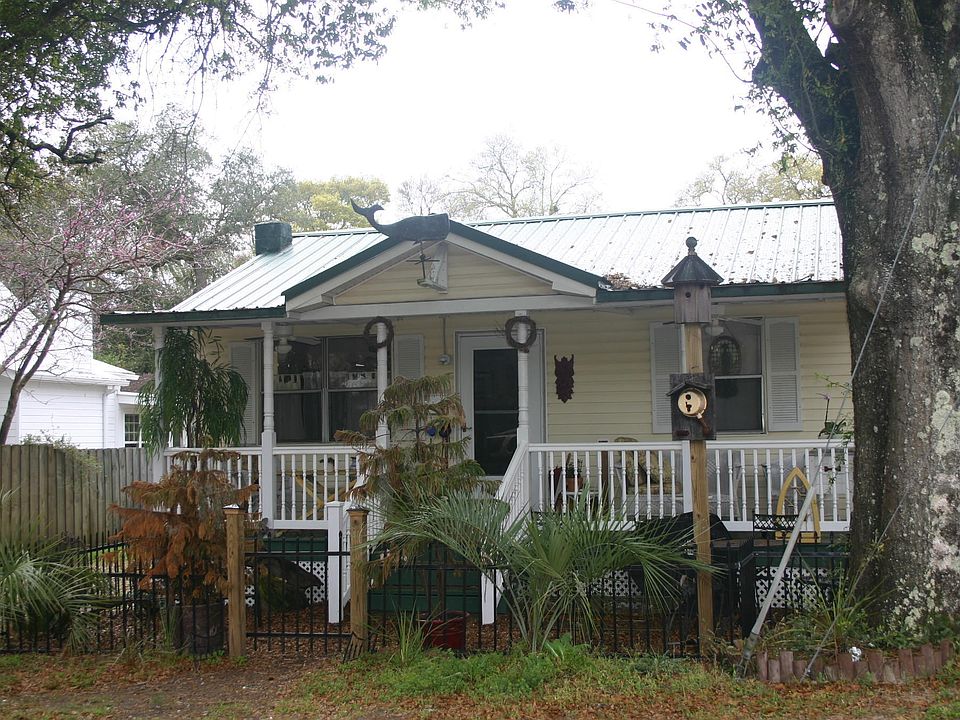 2nd image of 409 N Burrington Avenue