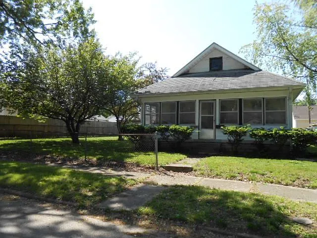 2205 Seabury Ave photo 1