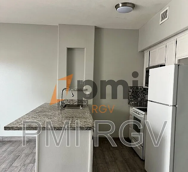 205 Baltic Ave #UNITC — Photo 12