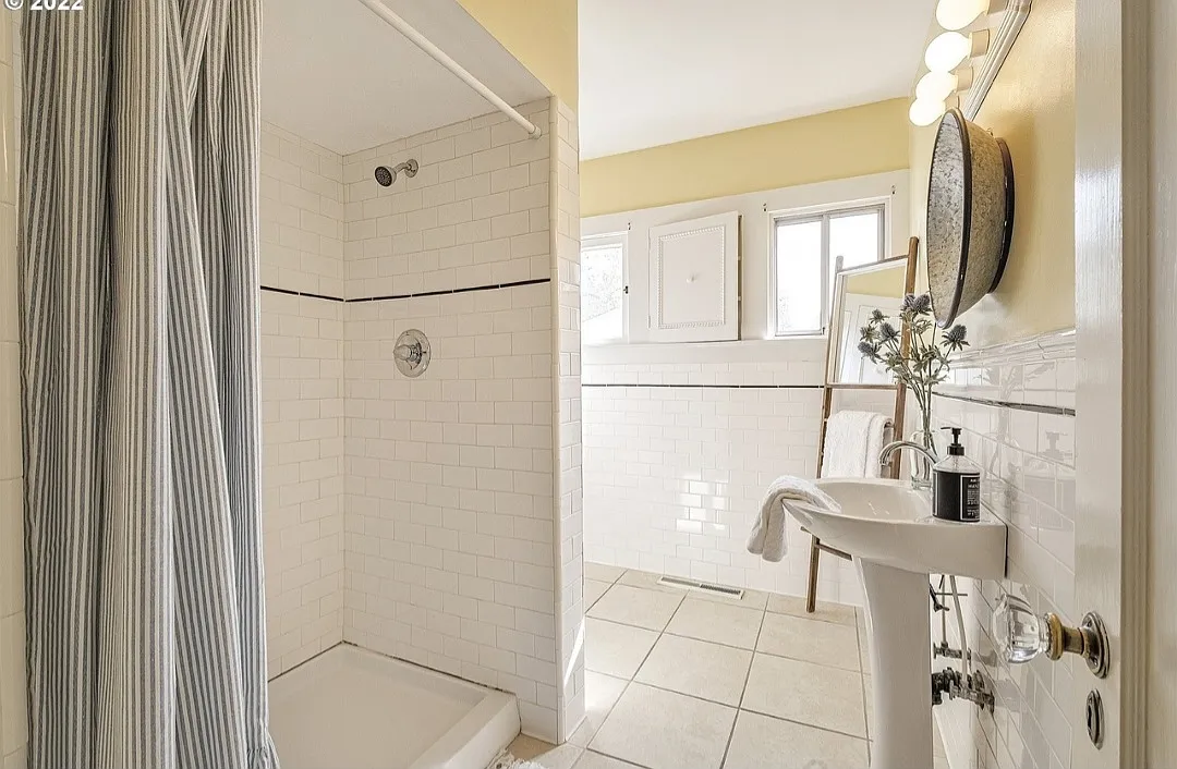 4 bed, $600 — Photo 3