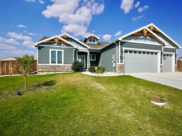 6374 Meadow Wind Way, Mills, WY 82604