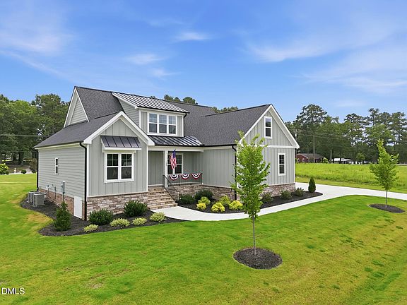 2nd image of 35 Wheatfield Ln