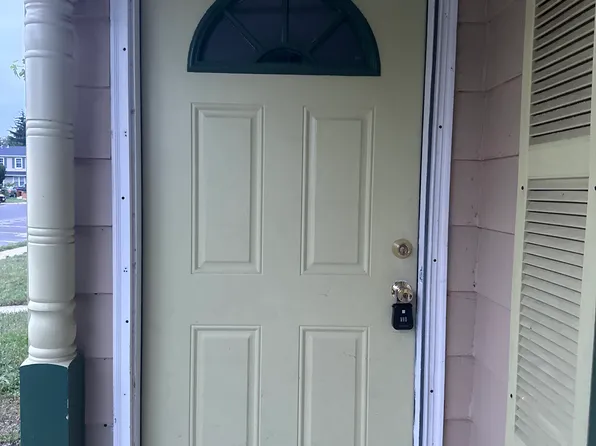 32 Villanova Ct, Sicklerville, NJ 08081