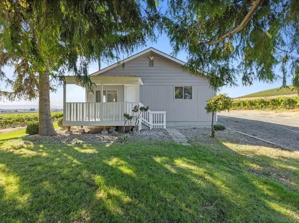2640 Wilson Hwy, Grandview, WA 98930