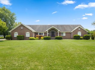 1439 E McKenzie Rd, Greenfield, IN 46140