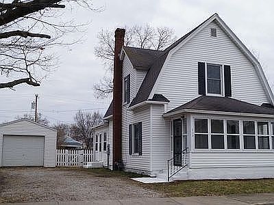 1st image of 713 Elm St