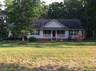 210 Scooter Dr, Graysville, TN 37338
