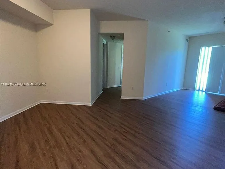 3500 Oaks Clubhouse Dr #207 — Photo 12