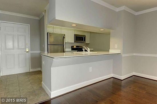 3rd image of 1276 N Wayne St #Penthouse 2
