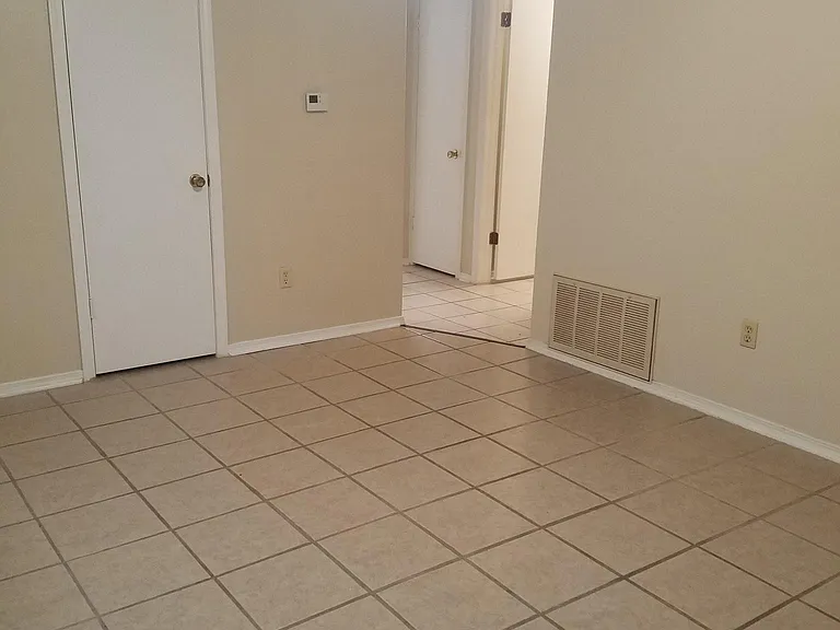 1403 Oak Dr #A — Photo 5
