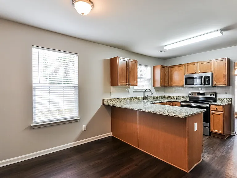 4027 Taylor Oaks Dr — Photo 6
