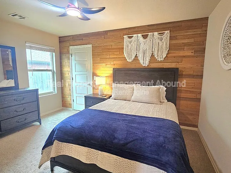 14727 S Urbana Ave — Photo 24